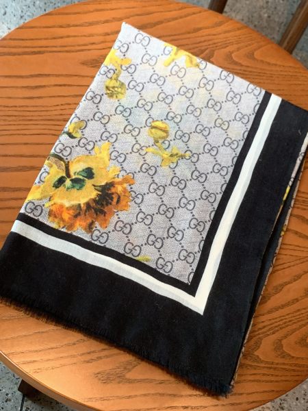 Streetwear Scarf GUCCI 328983 SIZE:110*200cm