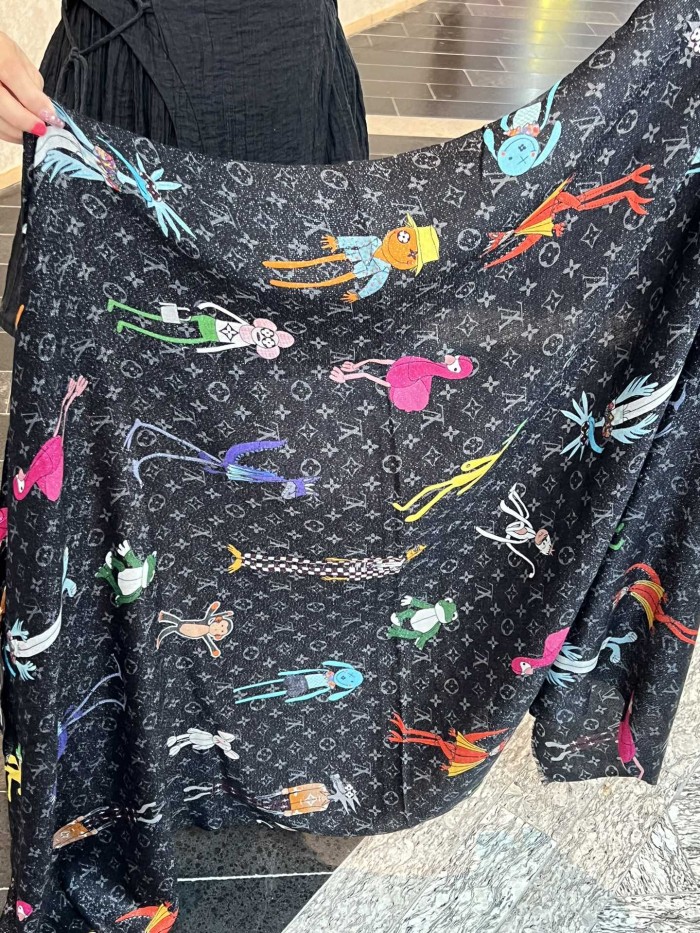 Streetwear Scarf LV 328991 SIZE:110*200cm