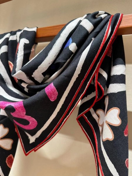 Streetwear Scarf CHANEL 328990 SIZE:110*110cm