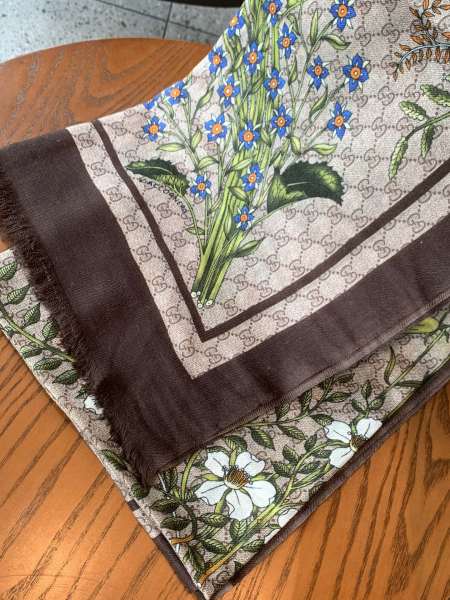 Streetwear Scarf GUCCI 328984 SIZE:110*200cm 