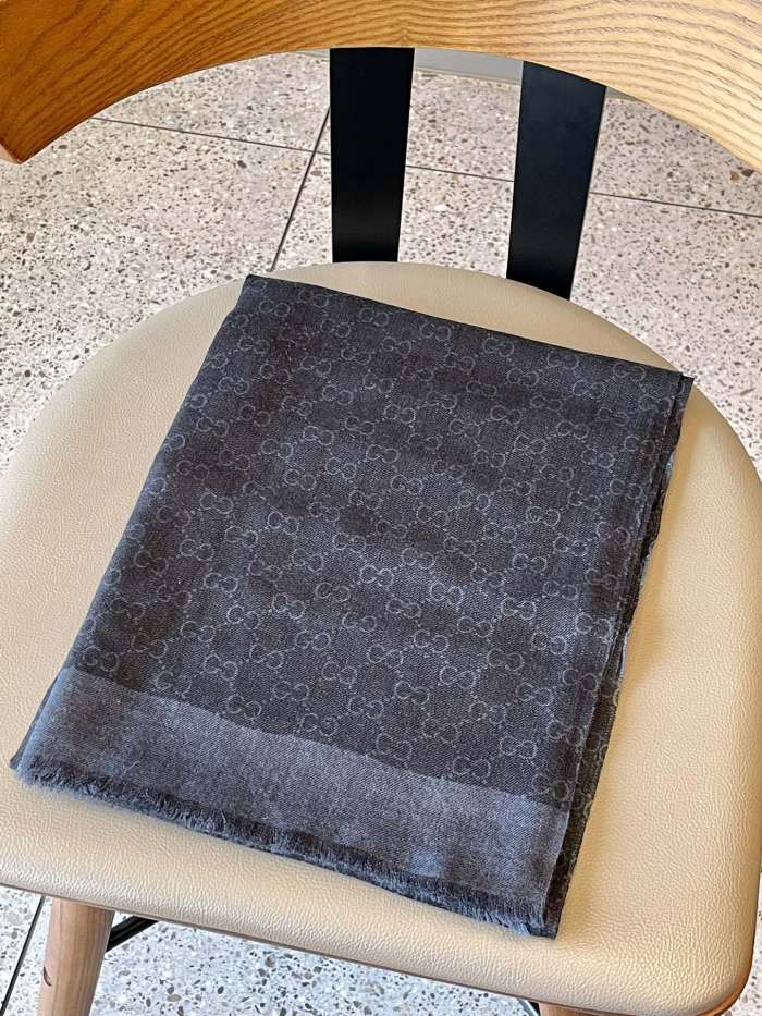 Streetwear Scarf  GUCCI 328980 size:110x200cm
