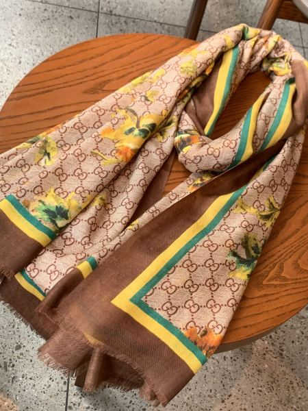 Streetwear Scarf GUCCI 328982 SIZE:110*200cm