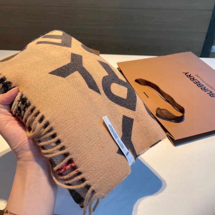 Streetwear Scarf Burberry 329016 SIZE:200 x 32cm