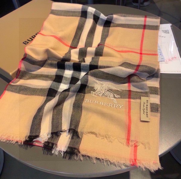 Streetwear Scarf BURBERRY 329015 size：90*210cm