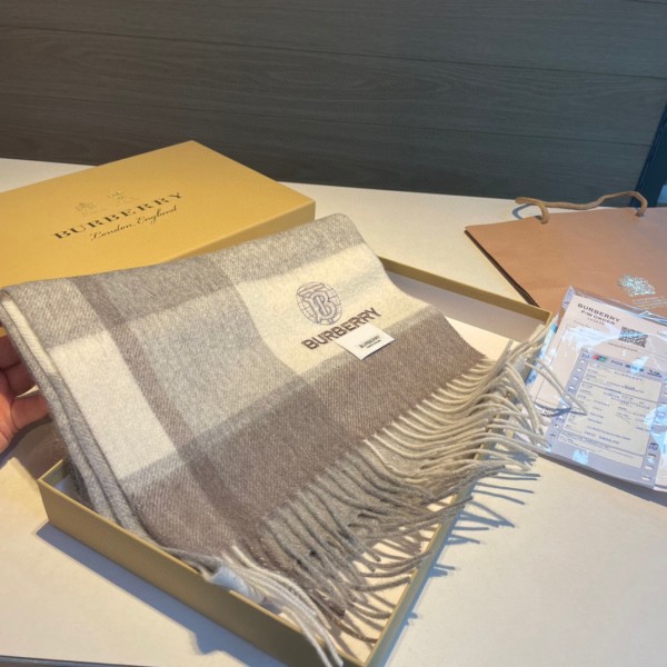 Streetwear Scarf Burberry  329017 SIZE:30*168cm