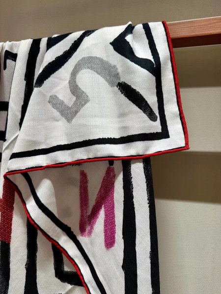 Streetwear Scarf CHANEL 328989 SIZE:110*110cm