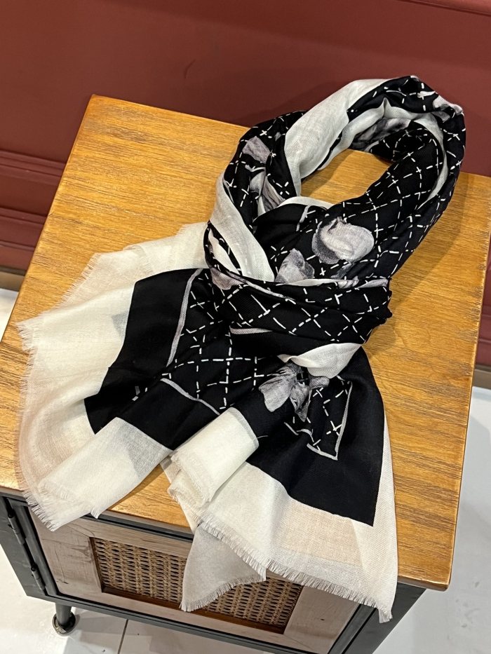 Streetwear Scarf CHANEL 328978 size:100×200cm
