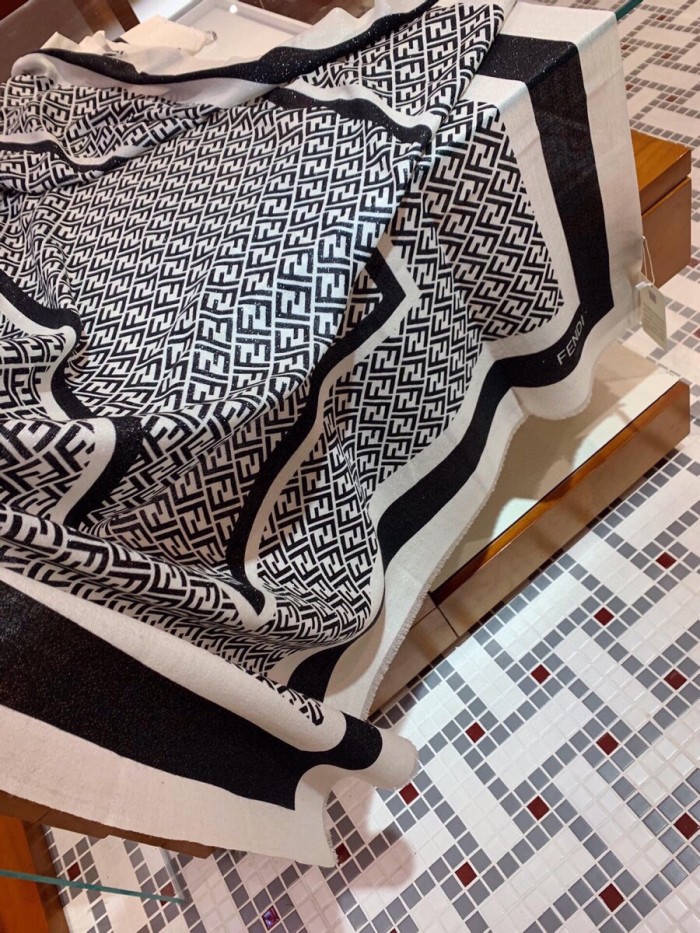 Streetwear Scarf FENDI 329001 SIZE:90cm*90cm