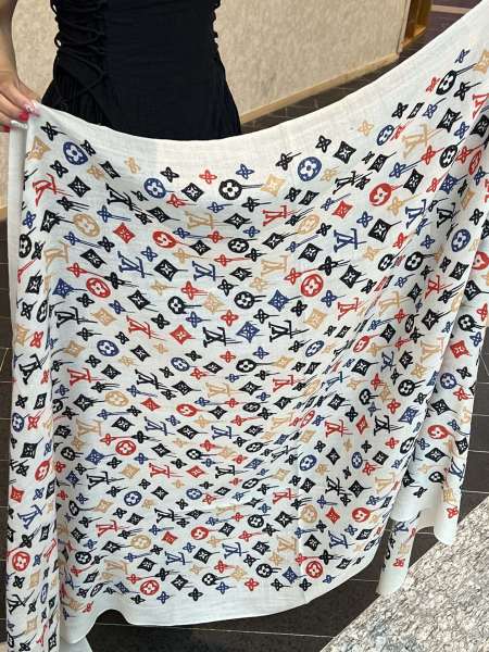Streetwear Scarf LV 328992 SIZE:110*200cm