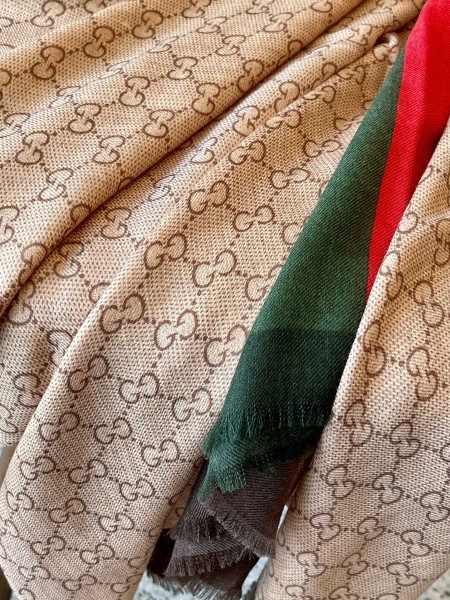 Streetwear Scarf GUCCI 328981 SIZE:110x200cm