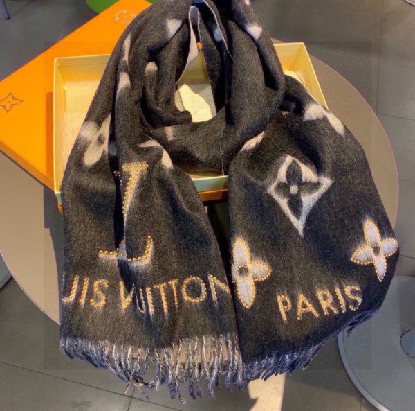 Streetwear Scarf LV 329010 SIZE:170×45cm