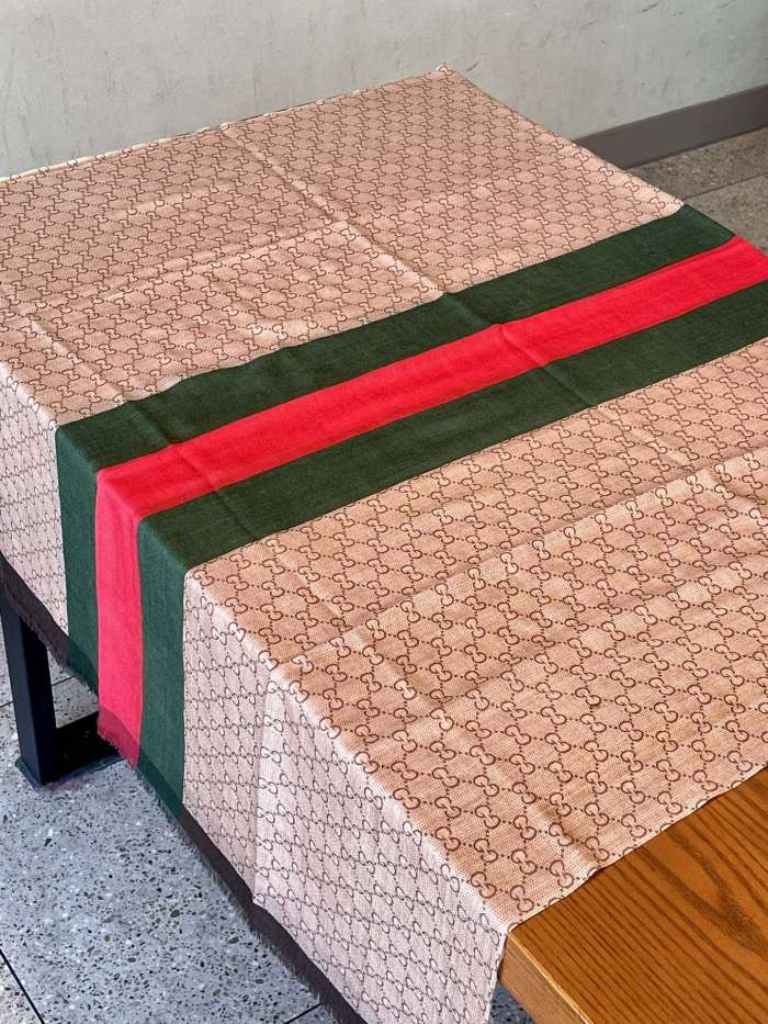 Streetwear Scarf GUCCI 328981 SIZE:110x200cm