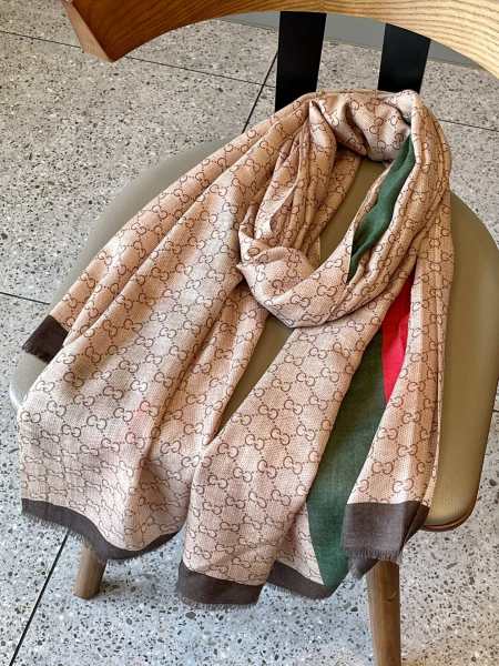 Streetwear Scarf GUCCI 328981 SIZE:110x200cm