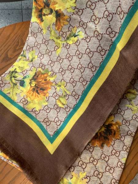 Streetwear Scarf GUCCI 328982 SIZE:110*200cm