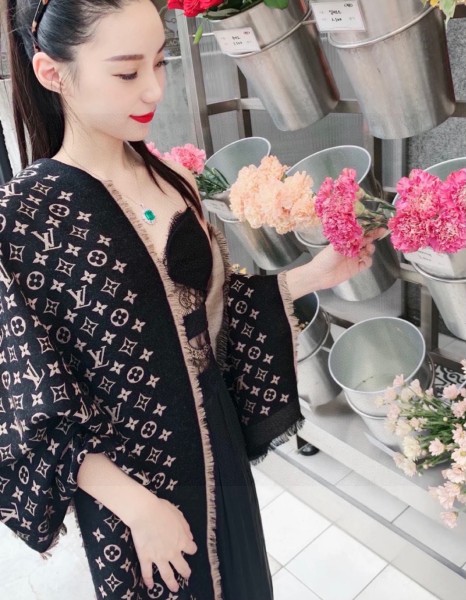 Streetwear Scarf LV 328954 SIZE:70*200cm