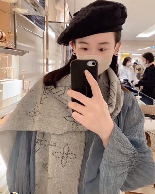 Streetwear Scarf LV 328953 SIZE:35*185cm
