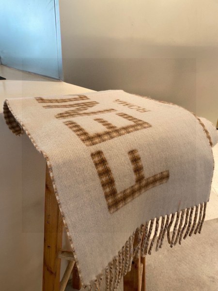 Streetwear Scarf FENDI 328930 SIZE:30*180cm