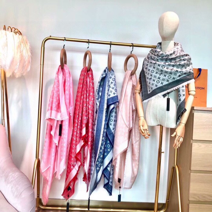 LOUIS VUITTON Cotton Shawls Women's Light Umber M96832 142.5*142.5cm