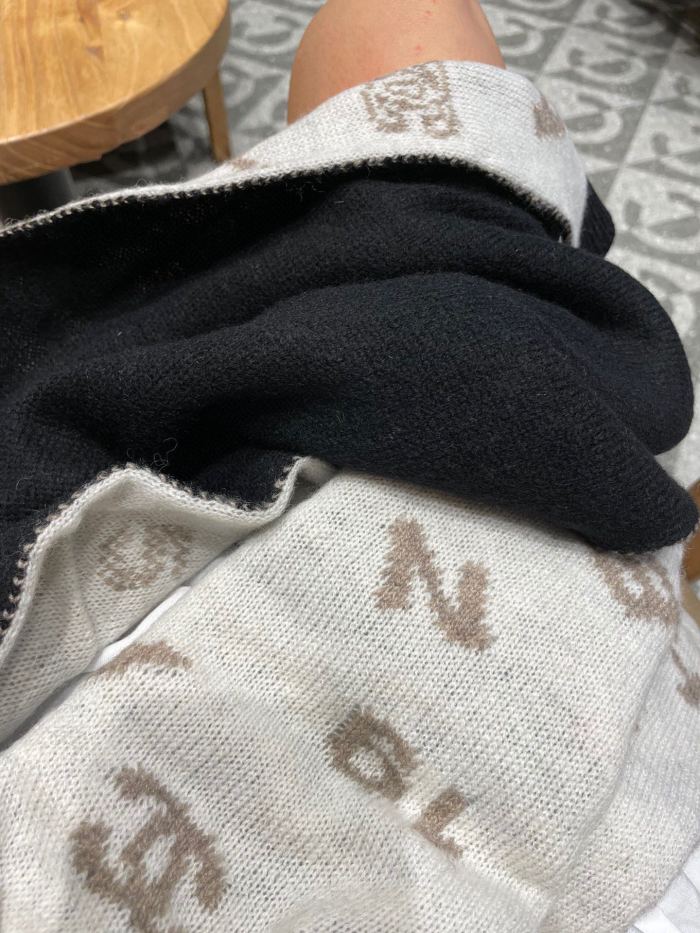 Streetwear Scarf CHANEL 328928 SIZE:35*180cm