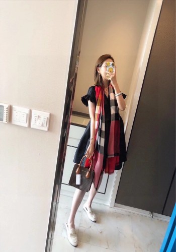 Streetwear Scarf BURBERRY  328947 SIZE:70*200cm