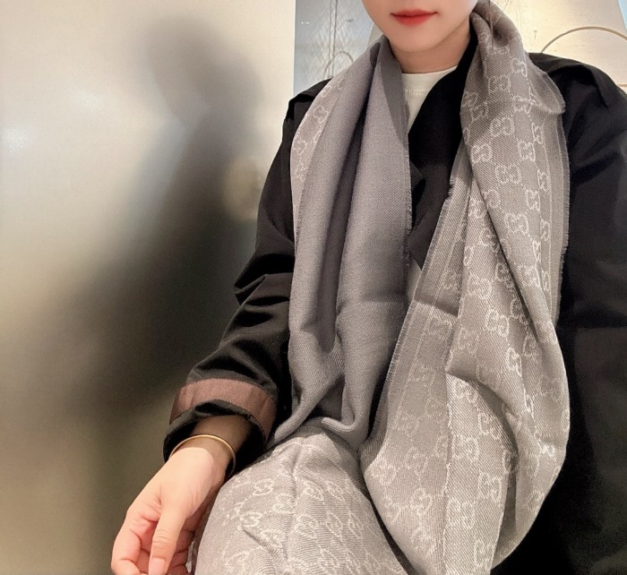 Streetwear Scarf GUCCI 328957 SIZE:55x190cm