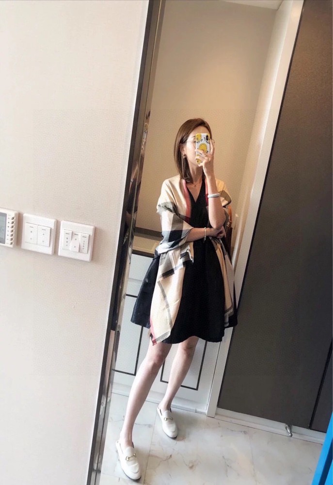 Streetwear Scarf BURBERRY 328948 size：70*200cm