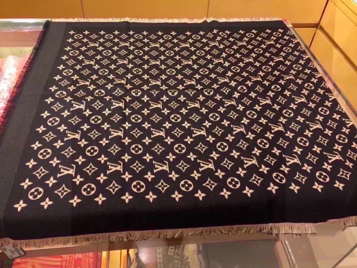 Streetwear Scarf LV 328954 SIZE:70*200cm