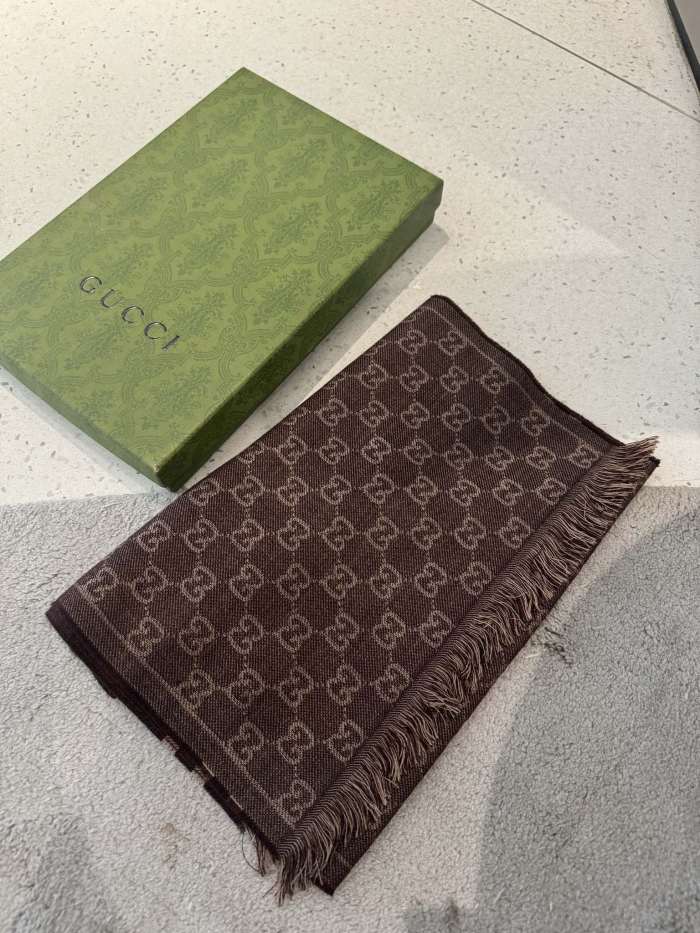 Streetwear Scarf GUCCI 328958 SIZE:55x190cm
