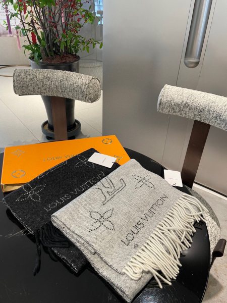 Streetwear Scarf LV 328952 SIZE:35*185cm