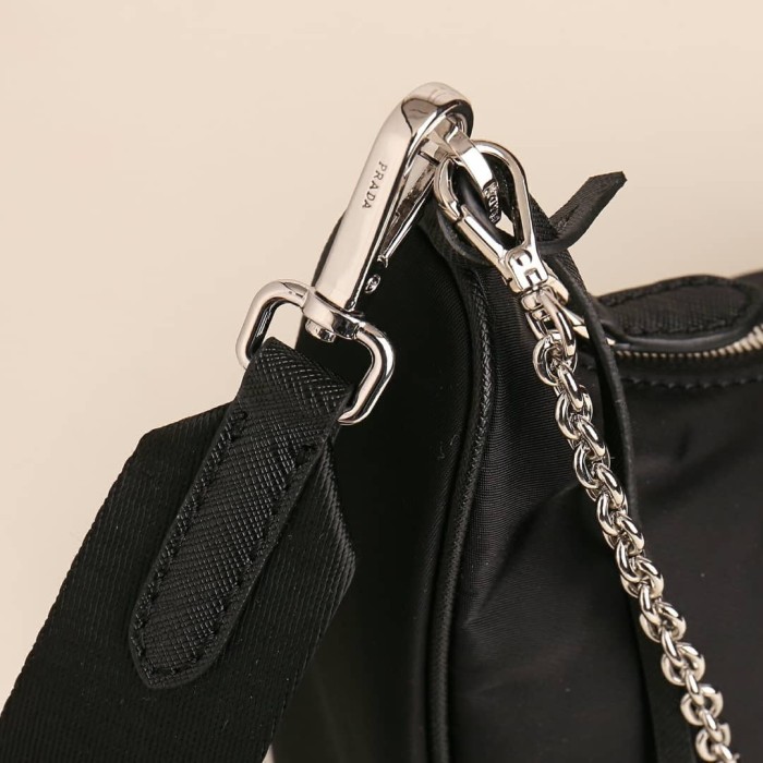 PRADA Re-Edition 2005 Shoulder Bag Nylon Black 1BH204-R064-F0002-V-V9L size 22*6.5*18 cm