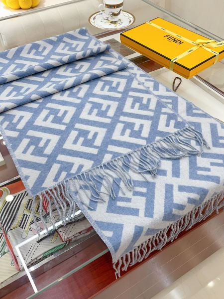 Streetwear Scarf Fendi 328871