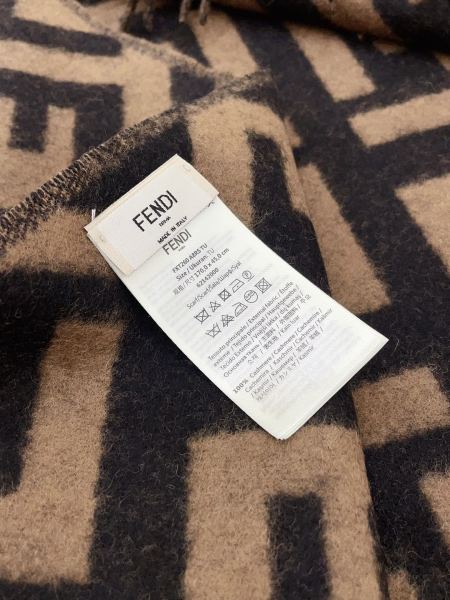 Streetwear Scarf FENDI 328876