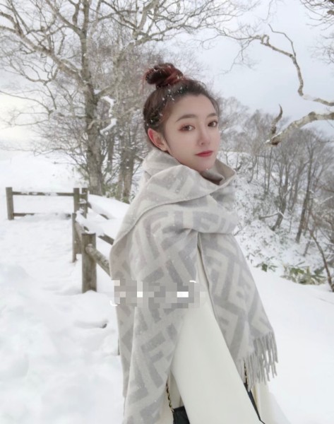 Streetwear Scarf Fendi 328873