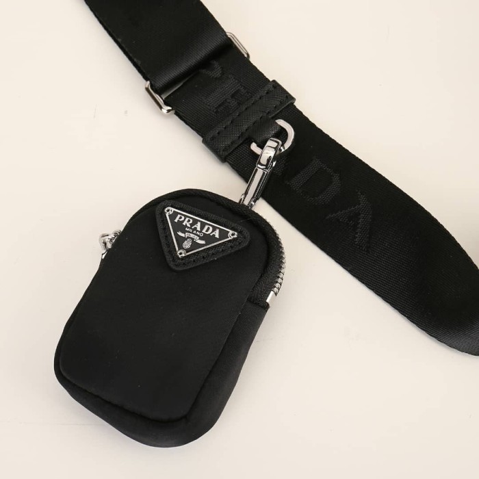 PRADA Re-Edition 2005 Shoulder Bag Nylon Black 1BH204-R064-F0002-V-V9L size 22*6.5*18 cm