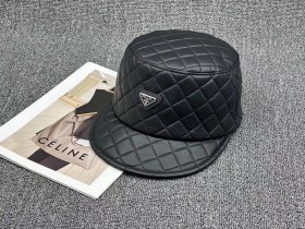 Streetwear Hat Prada 328892