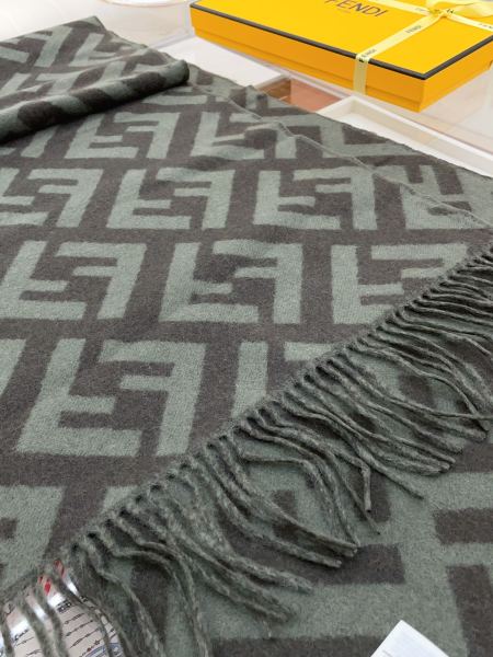Streetwear Scarf Fendi 328872