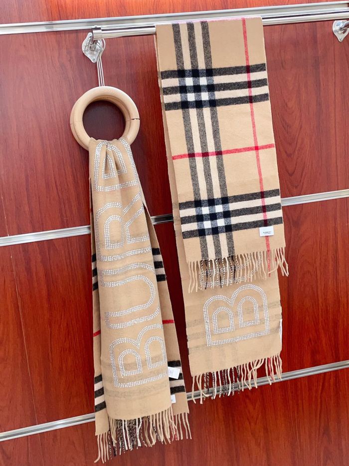 Streetwear Scarf Burberry 328861 SIZE:30*200cm
