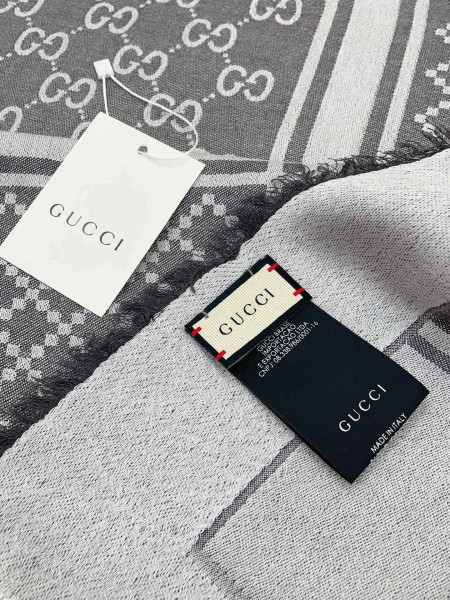 Streetwear Scarf GUCCI 328865 SIZE:140:140cm