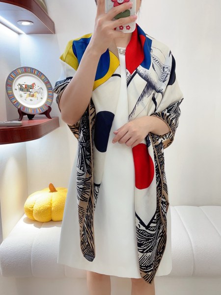 Streetwear Scarf Hermes 328844 size: 140cm*140cm