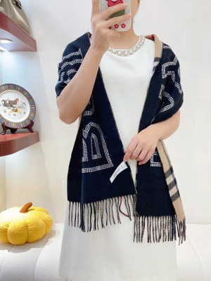 Streetwear Scarf Burberry 328860 SIZE:30*200cm