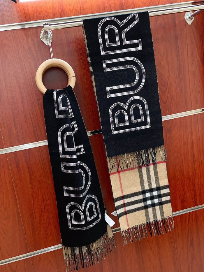 Streetwear Scarf Burberry 328860 SIZE:30*200cm
