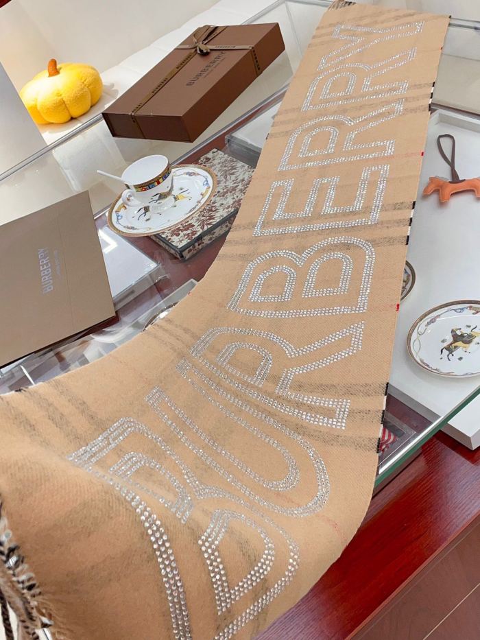 Streetwear Scarf Burberry 328861 SIZE:30*200cm