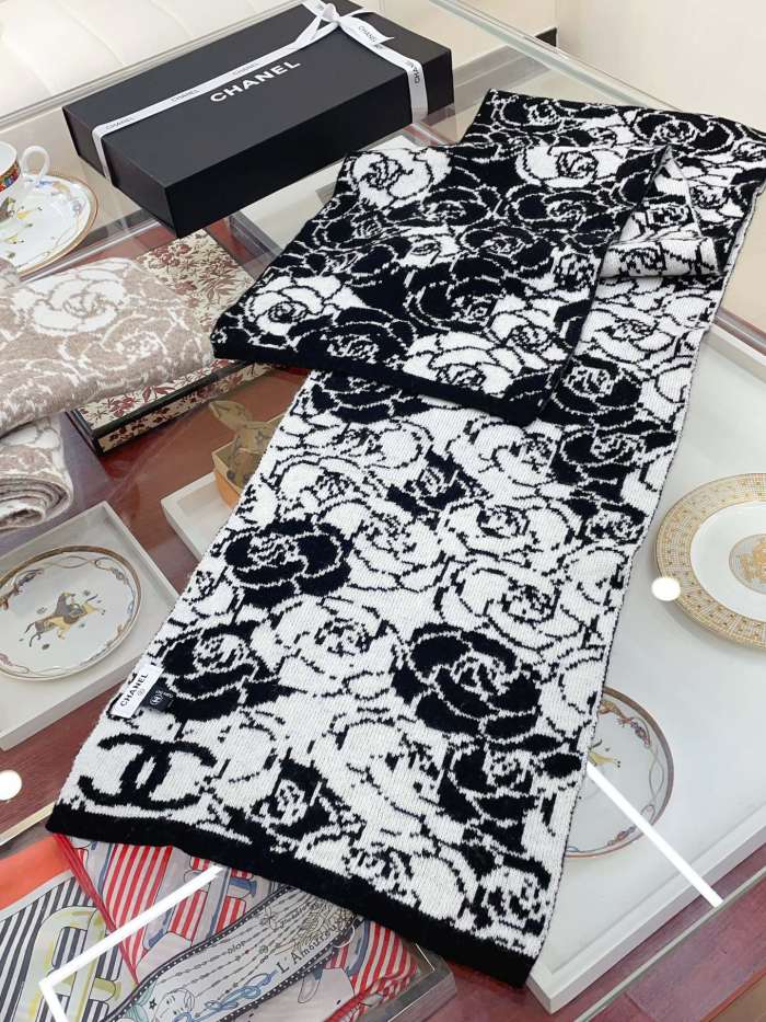 Streetwear Scarf CHANEL 328850 SIZE:90cm*90cm