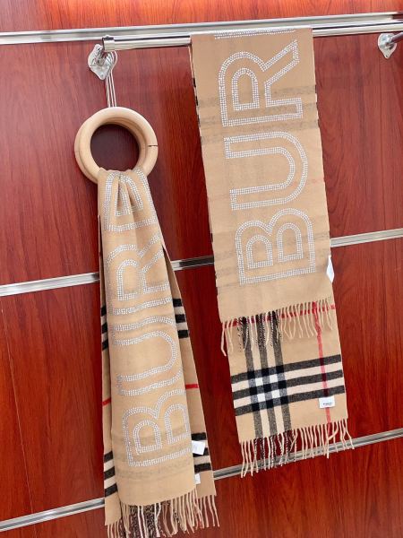 Streetwear Scarf Burberry 328861 SIZE:30*200cm