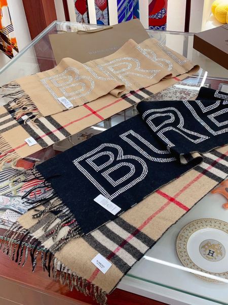 Streetwear Scarf Burberry 328861 SIZE:30*200cm