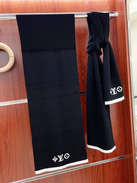Streetwear Scarf LV 328863 SIZE:35*200cm