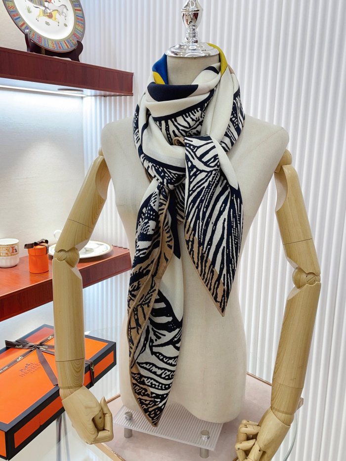 Streetwear Scarf Hermes 328844 size: 140cm*140cm