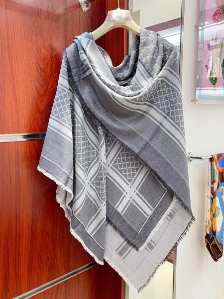 Streetwear Scarf GUCCI 328865 SIZE:140:140cm