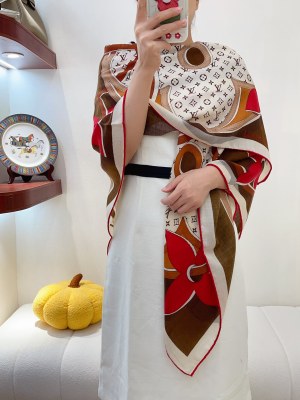 Streetwear Scarf LV 328778 SIZE:135*135cm