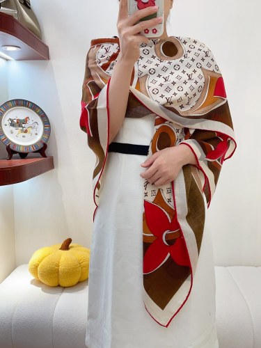 Streetwear Scarf LV 328778 SIZE:135*135cm